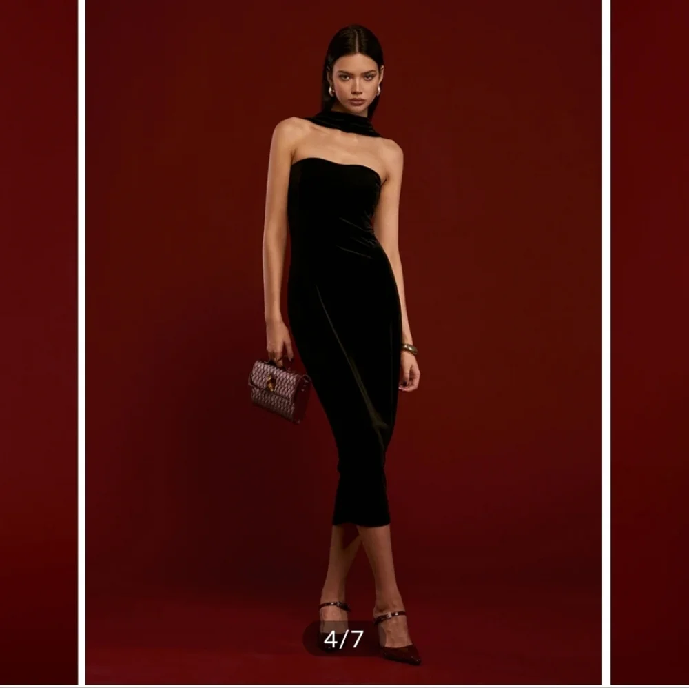 Commense Black Velvet Backless Dress - Picture 2 of 4